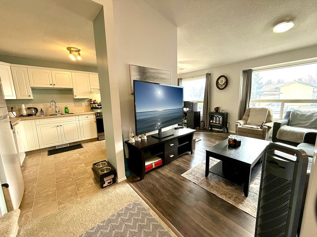 Picture for 15 Dakota Road W