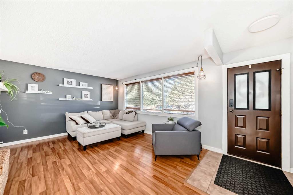 Picture for 2404 5A Avenue N