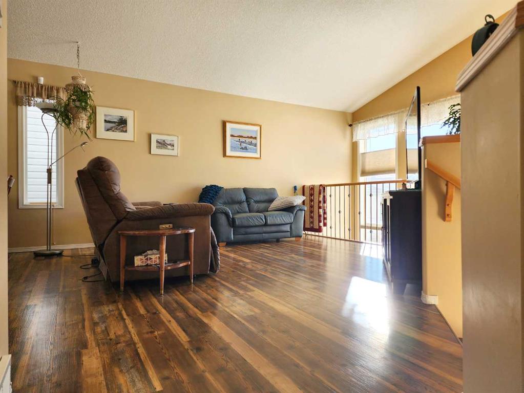 Picture for 52 Squamish Crescent W