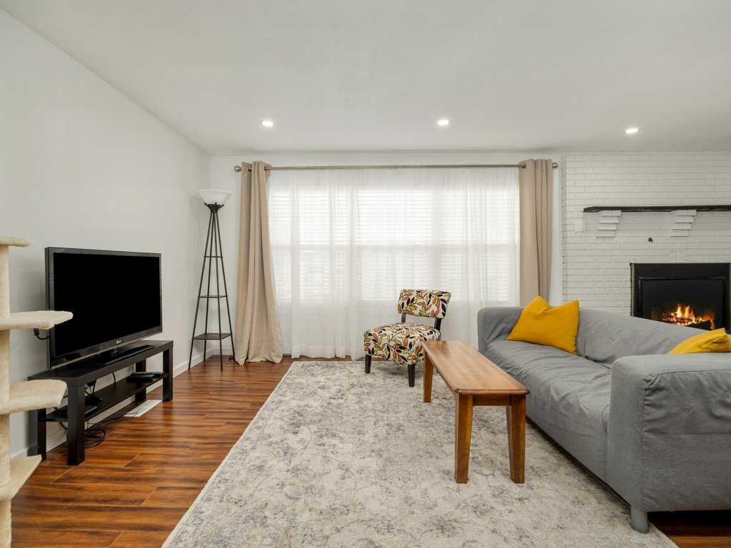 Picture for 123 Dalhousie Court W