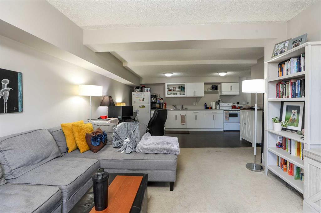 Picture for 16, 1619 Scenic Heights S