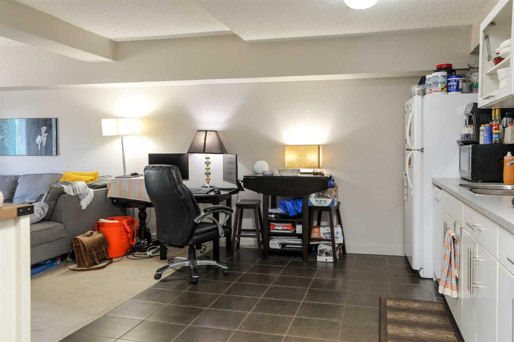 Picture for 16, 1619 Scenic Heights S