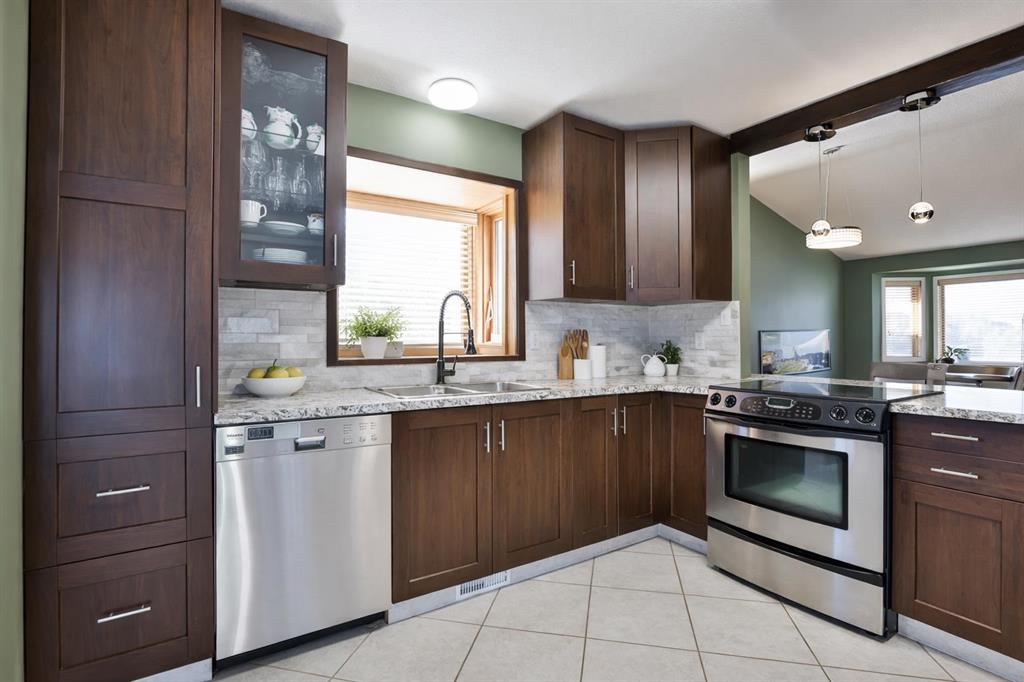 Picture for 18 Harvard Crescent W