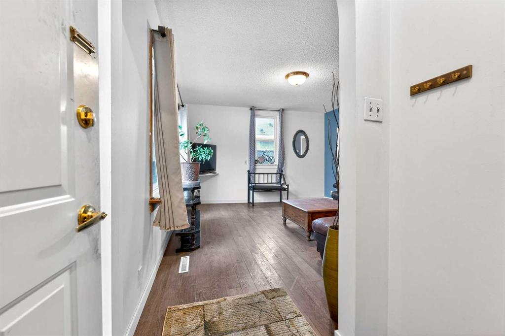 Picture for 2014 13 Street N