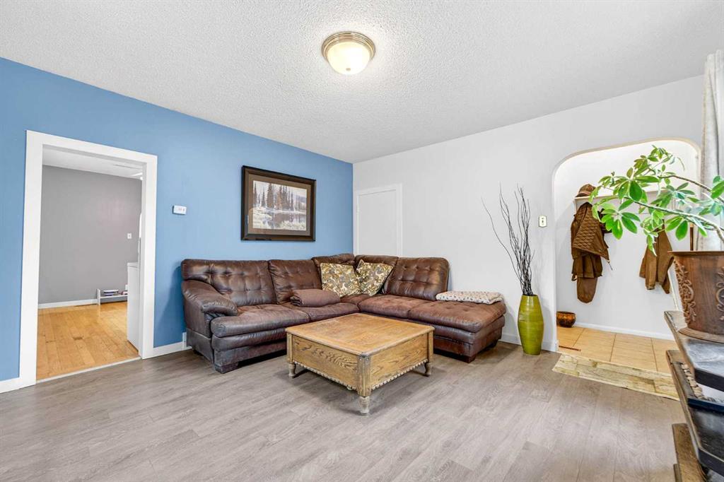 Picture for 2014 13 Street N