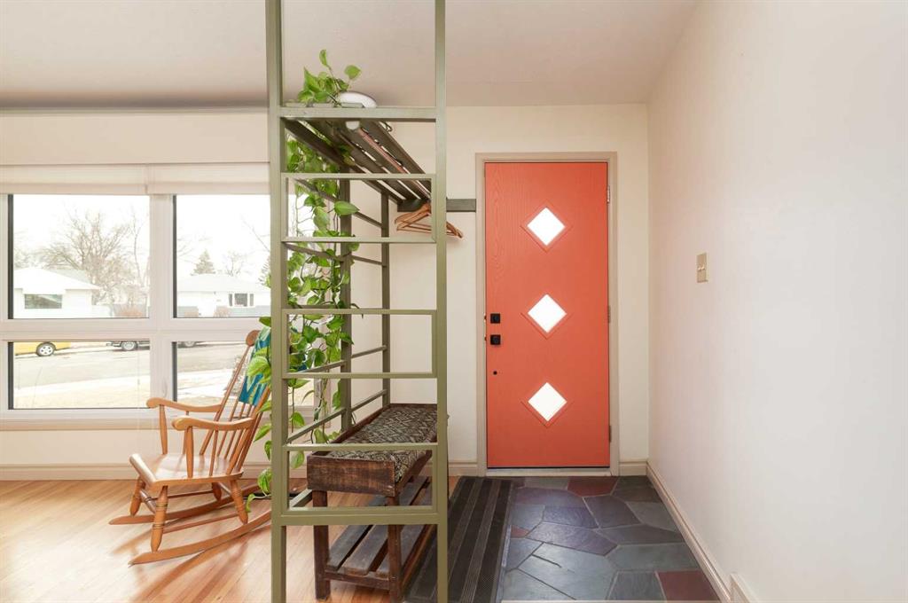 Picture for 222 27 Street S