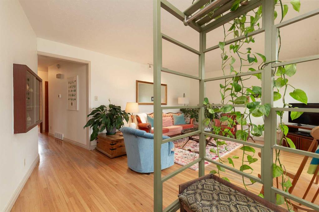 Picture for 222 27 Street S