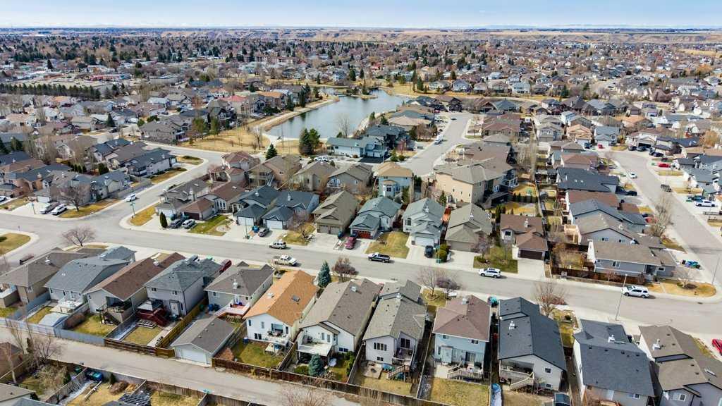 Picture for 329 Grizzly Crescent N