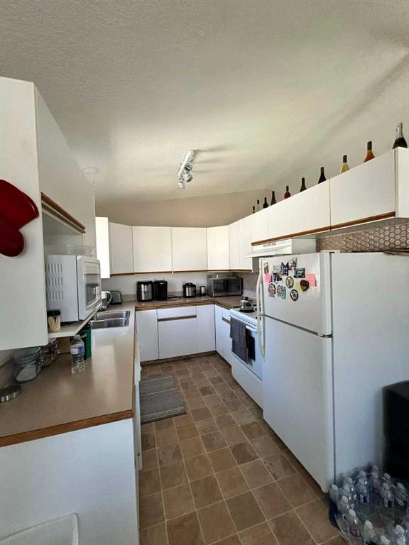 Picture for 607 18 street  N