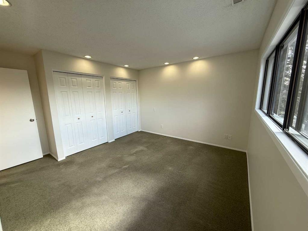 Picture for 209, 2207 8 Avenue S