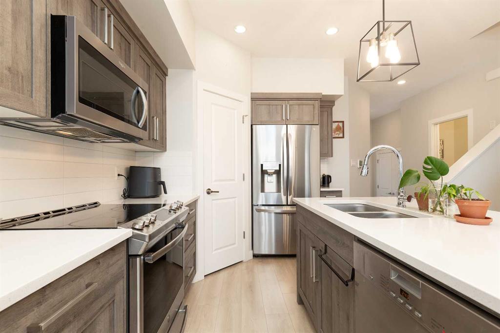 Picture for 3, 67 Aquitania Circle W