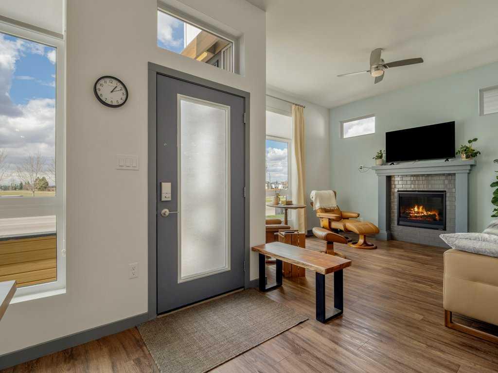 Picture for 350 Uplands Boulevard N