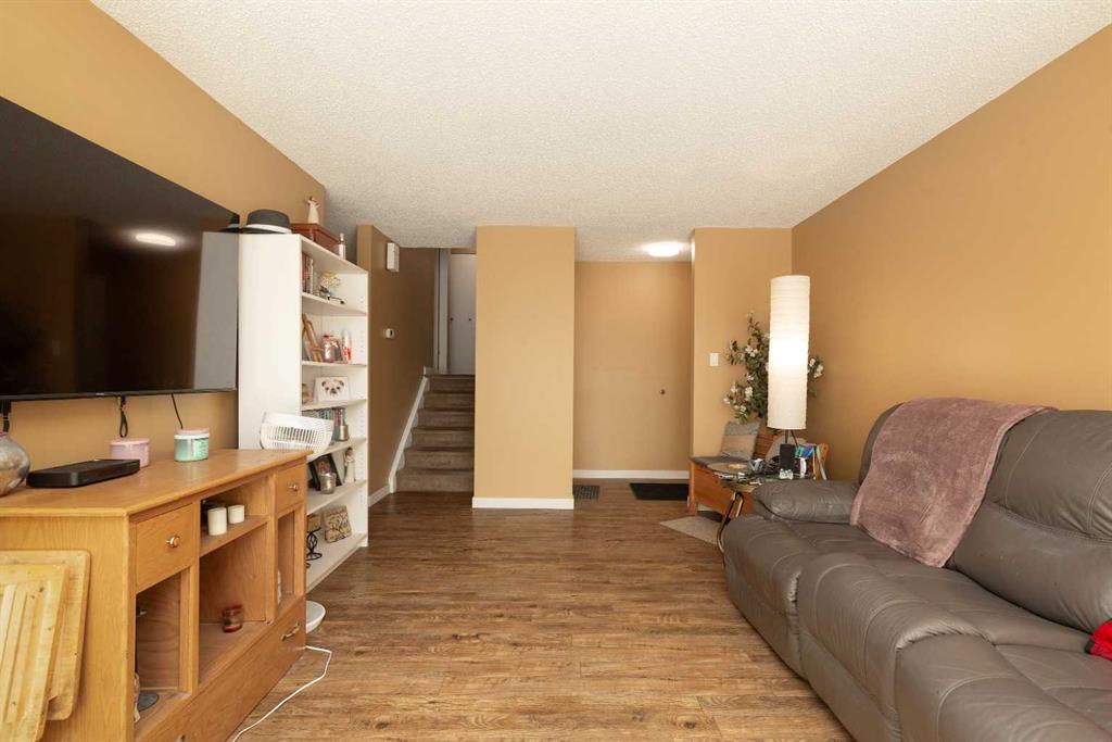 Picture for 78 Pensacola Court W