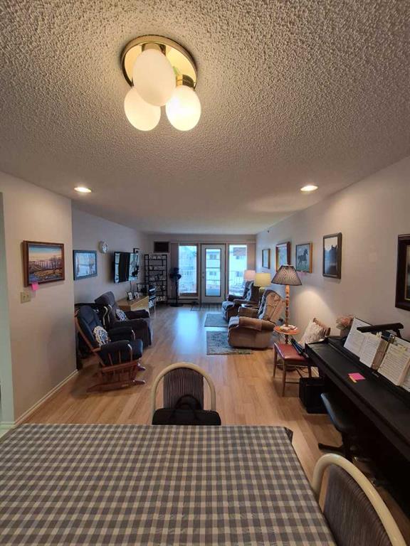 Picture for 418, 20 3 Street S