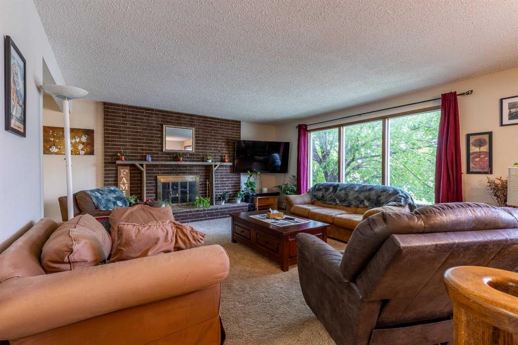 Picture for 5 Larkspur Road N
