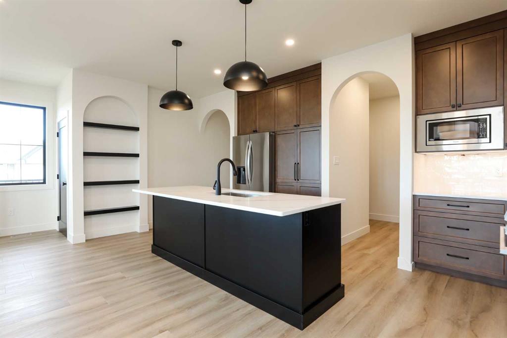 Picture for 570 Malahat Green W