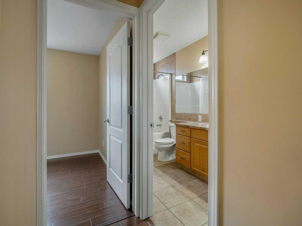 Picture for 727 Aberdeen Crescent 