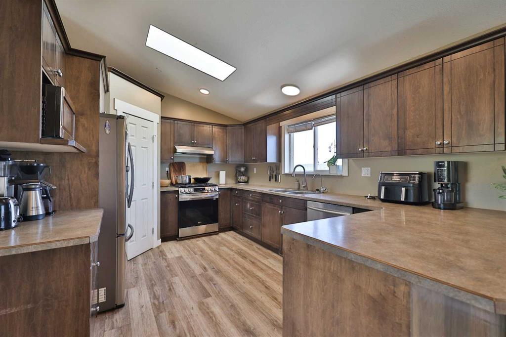 Picture for 24004 RR 260A   https://www.cirrealty.ca/reb/ldar/6/A2250996_17.jpg