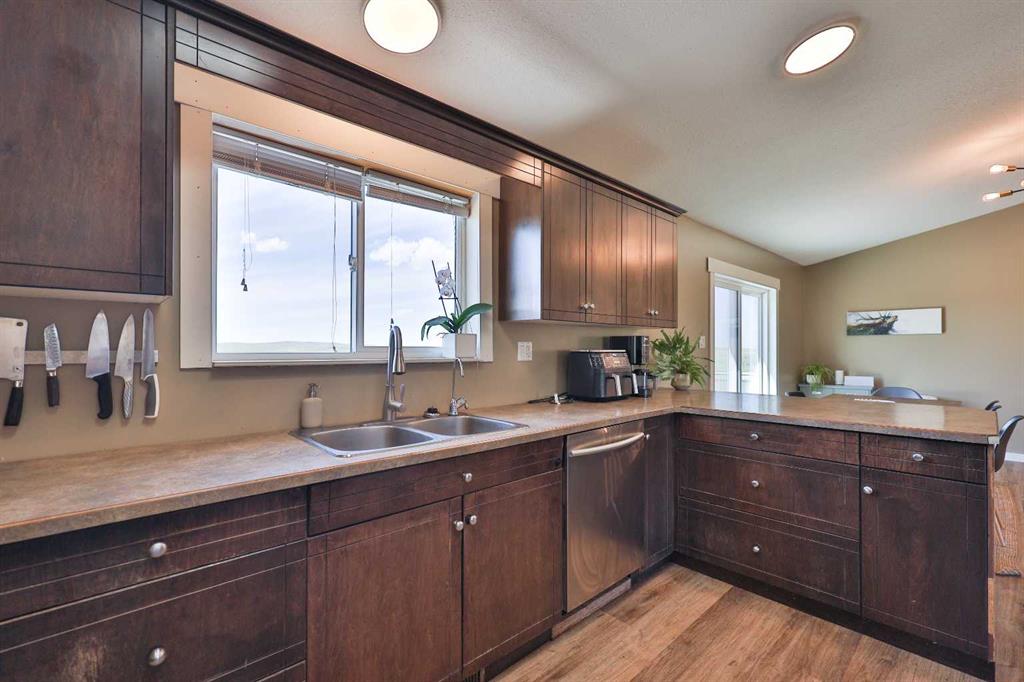 Picture for 24004 RR 260A   https://www.cirrealty.ca/reb/ldar/6/A2250996_18.jpg