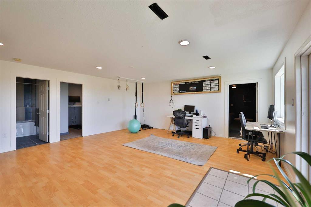 Picture for 24004 RR 260A   https://www.cirrealty.ca/reb/ldar/6/A2250996_33.jpg