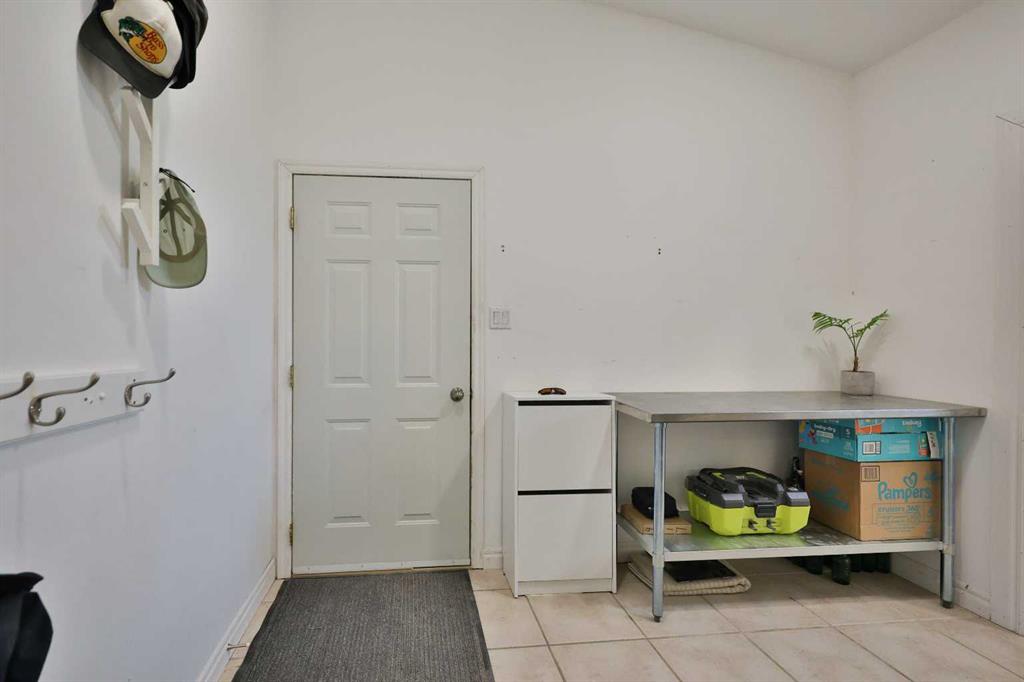 Picture for 24004 RR 260A   https://www.cirrealty.ca/reb/ldar/6/A2250996_38.jpg