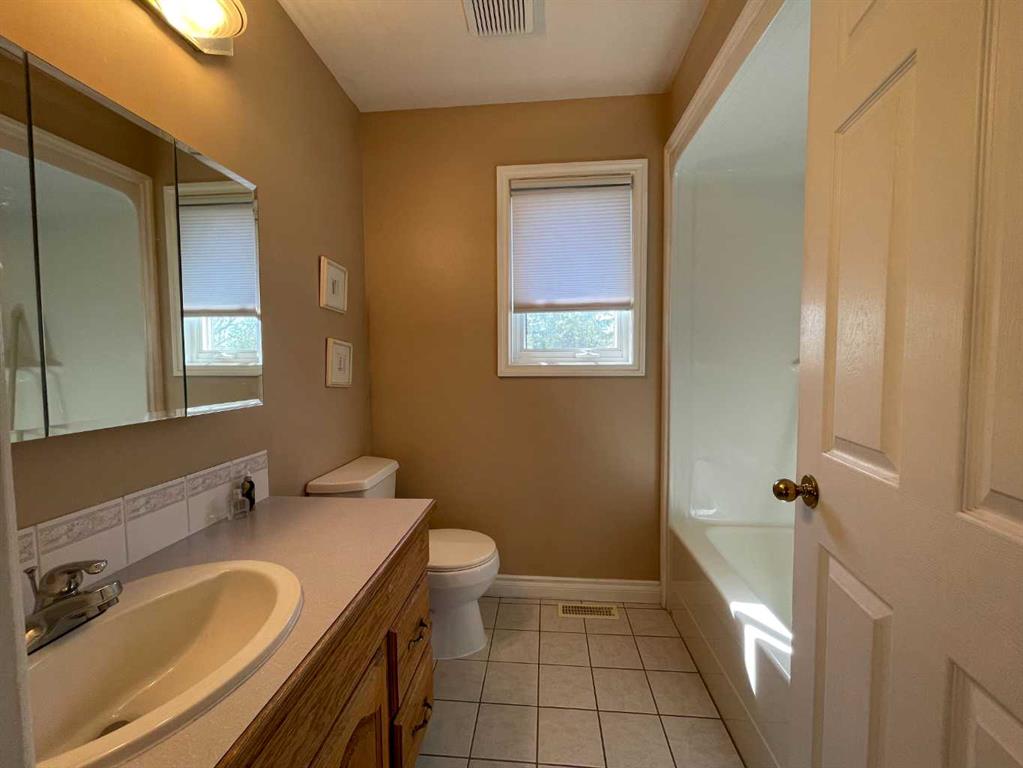 Picture for 353 9 Street W https://www.cirrealty.ca/reb/ldar/6/A2262056_15.jpg
