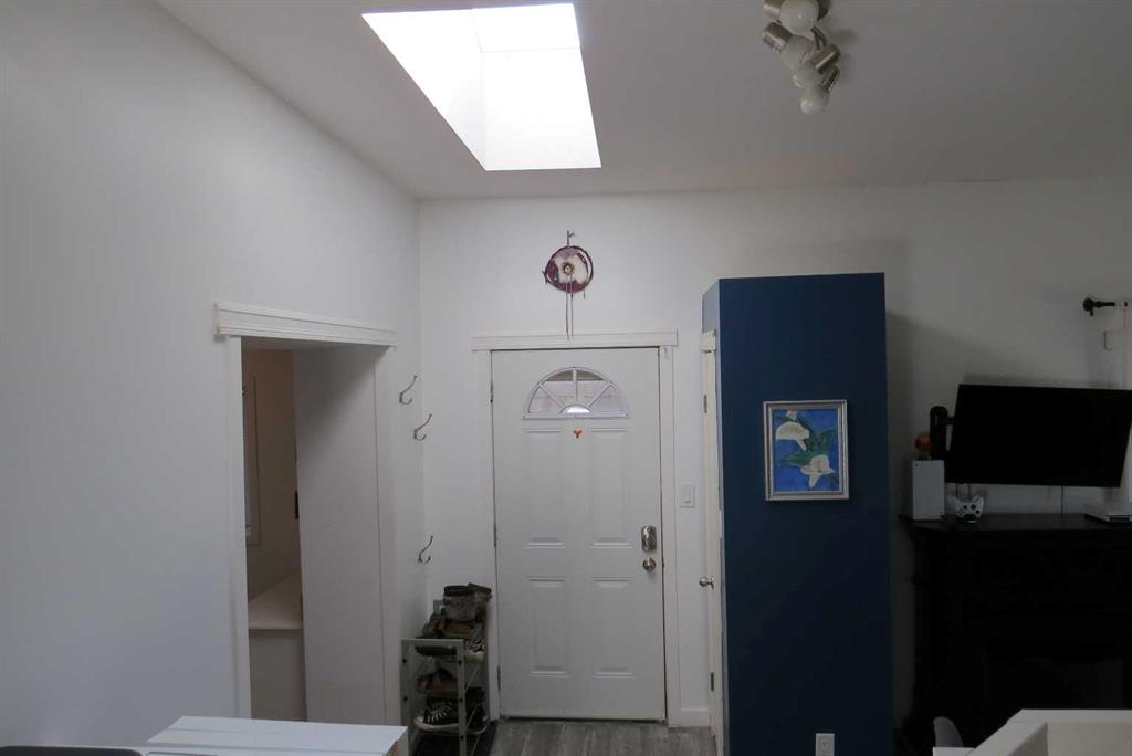 Picture for 80N 100E   https://www.cirrealty.ca/reb/ldar/6/A2263766_10.jpg