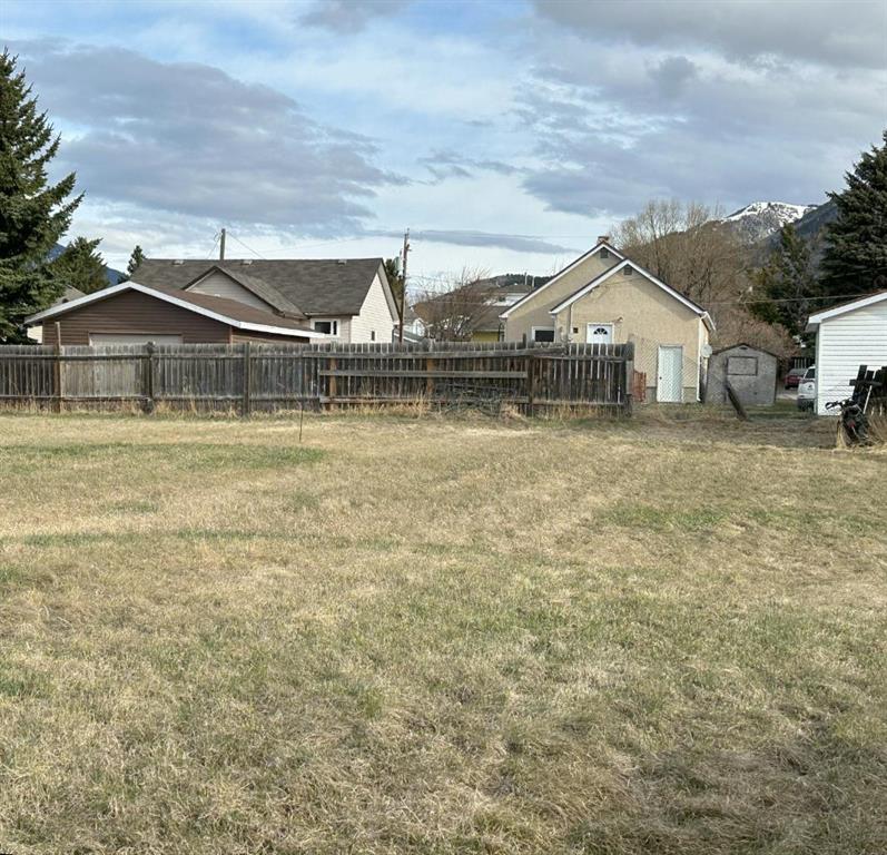 Picture for 2738 227 Street  https://www.cirrealty.ca/reb/ldar/6/A2266406_2.jpg