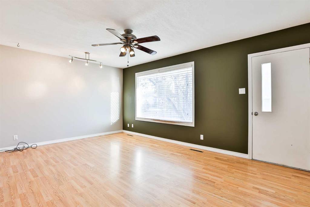 Picture for 421 52 Avenue 