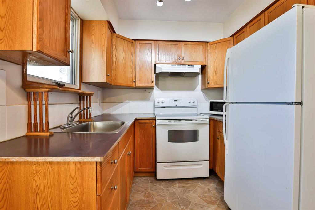 Picture for 421 52 Avenue 