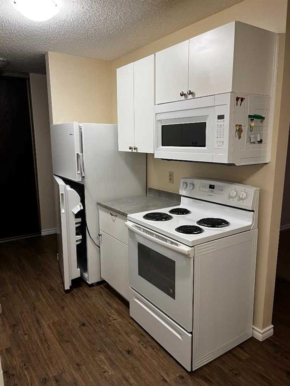 Picture for 304, 401 Columbia Boulevard W