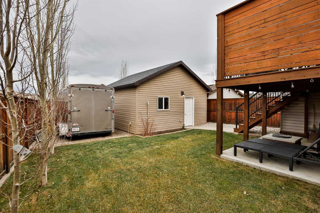 Picture for 532 Silkstone Crescent W