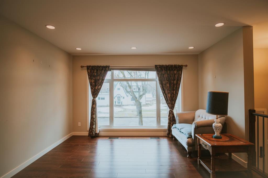 Picture for 1201 8 Avenue S