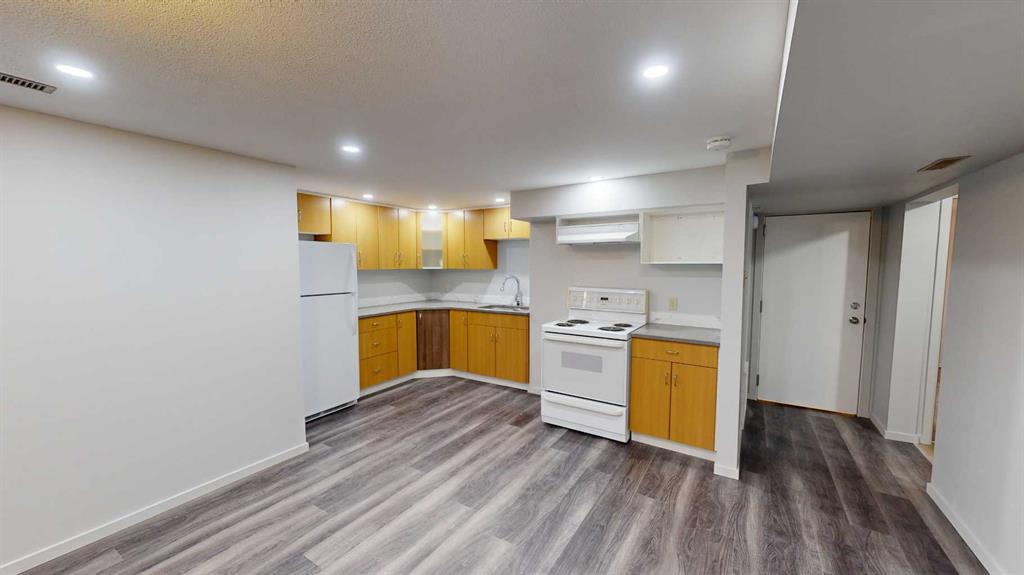 Picture for B, 845 Stafford Drive N