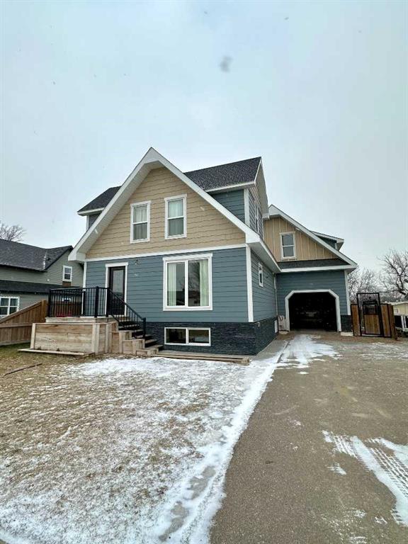 Picture for 116 4 Avenue E