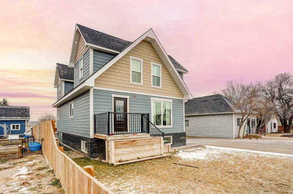 Picture for 116 4 Avenue E