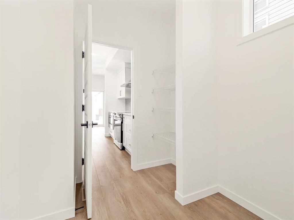 Picture for 82 Miners Road W