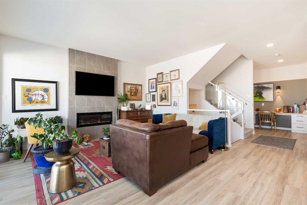 Picture for 308 Grassland Boulevard W