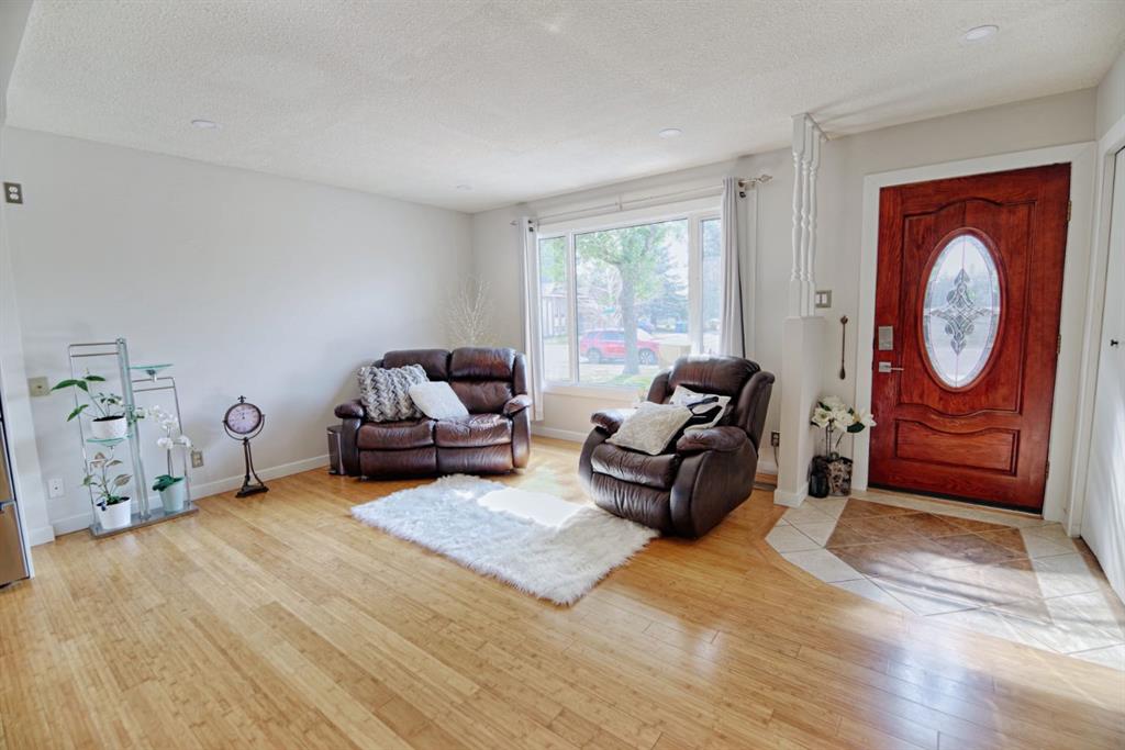 Picture for 110 Ojibwa Road W