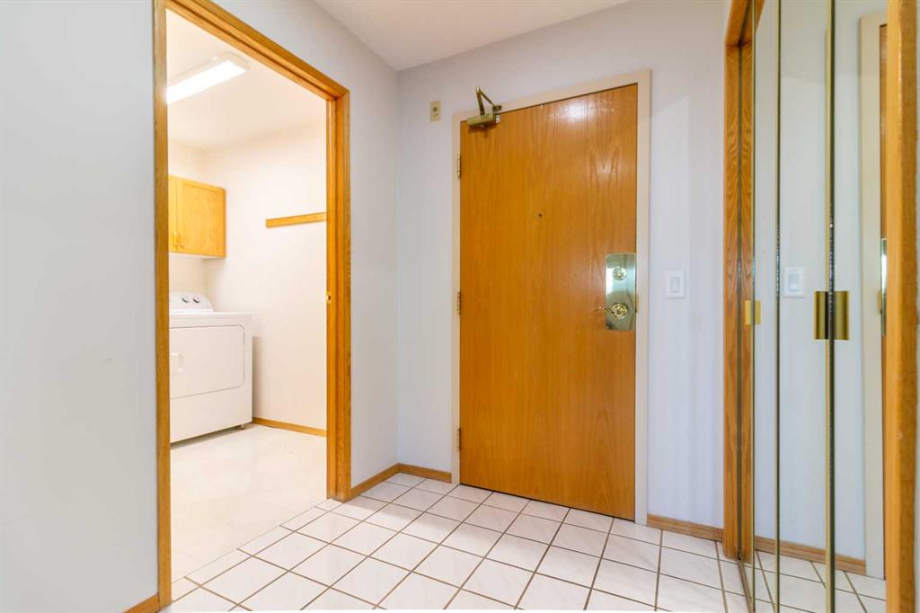 Picture for 227, 75 1 Avenue S