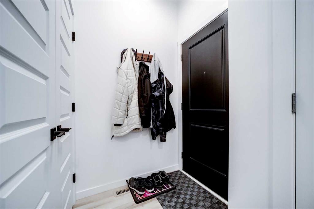 Picture for 75 Blackwolf Pass N