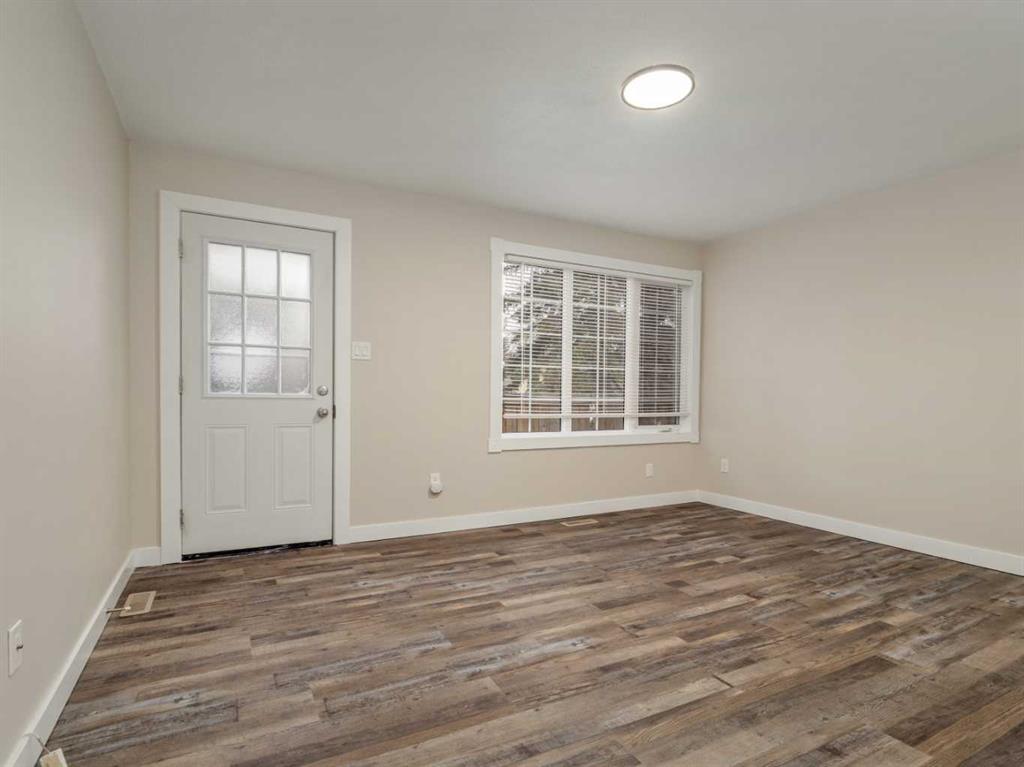 Picture for 957 12 St  S