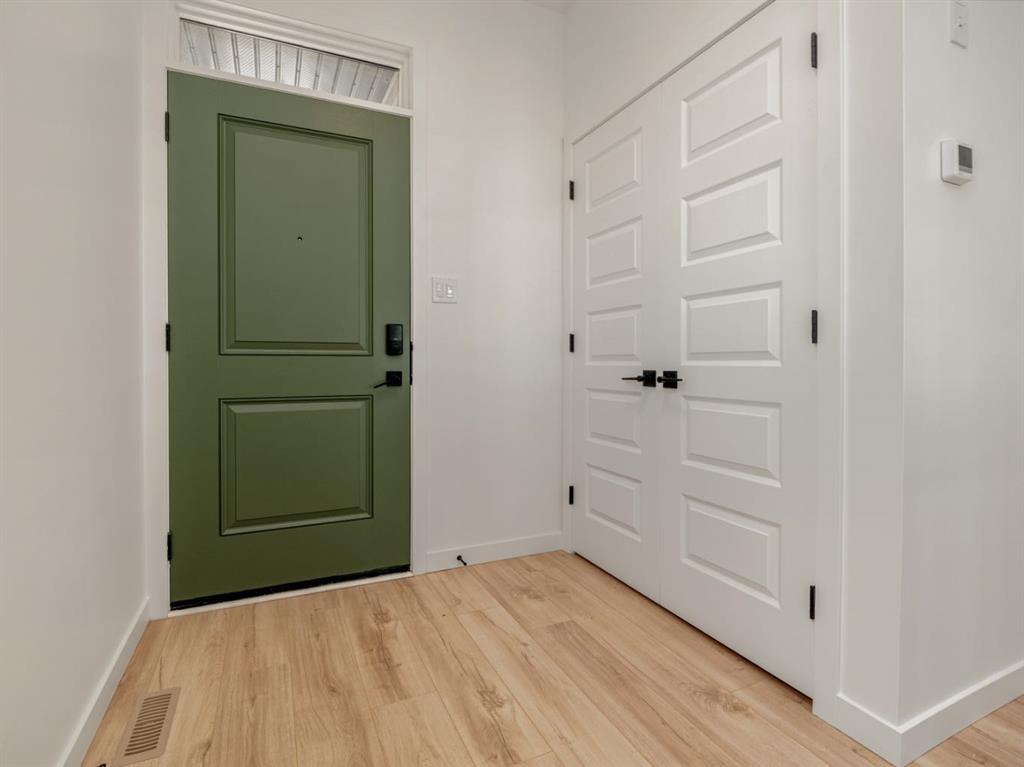 Picture for 118 Miners Road W