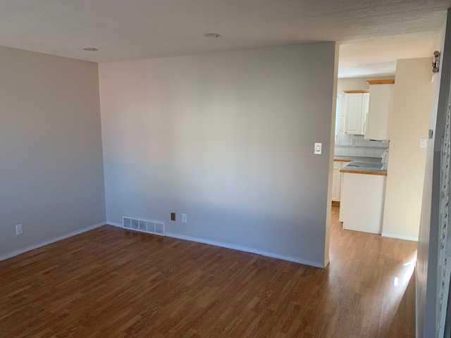 Picture for 4, 1601 23 Street N