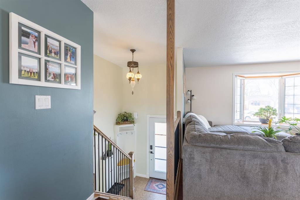 Picture for 167 Chippewa Crescent W