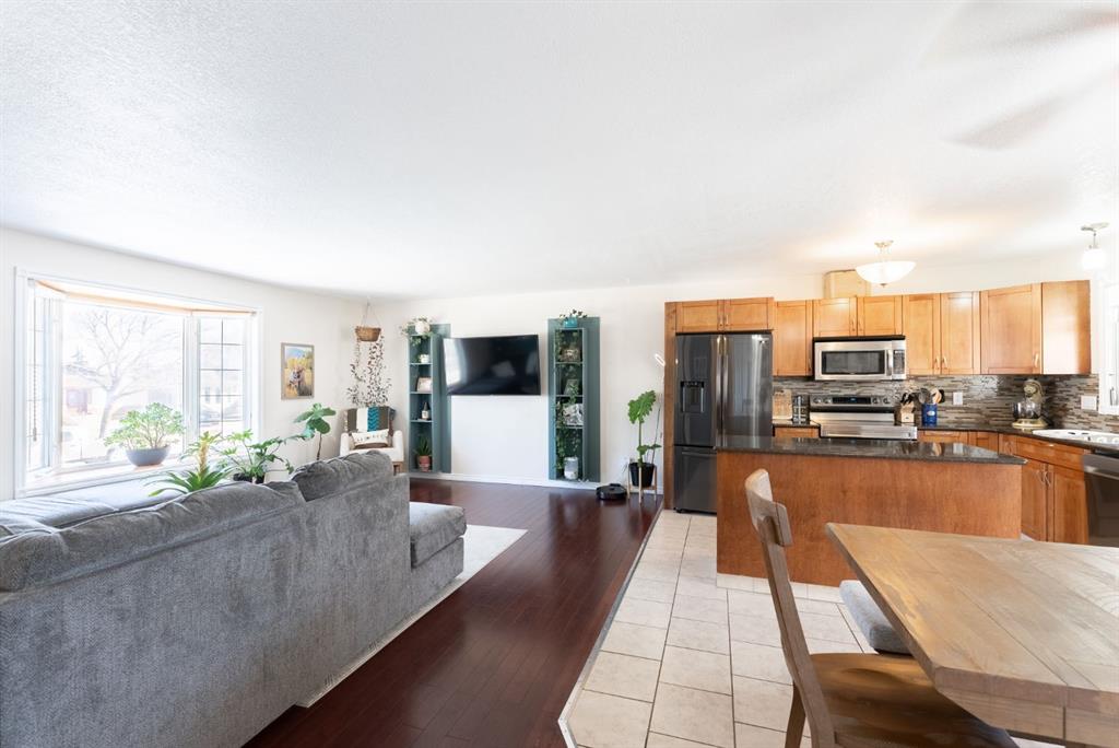 Picture for 167 Chippewa Crescent W