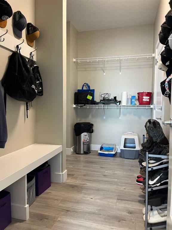 Picture for 642 Moonlight Lane W