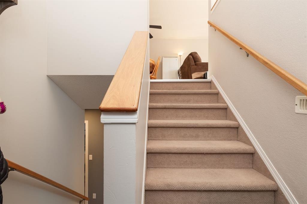 Picture for 3, 11 Highlands Place W