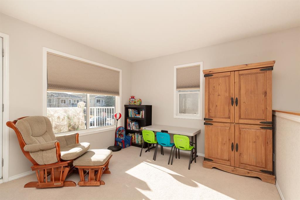 Picture for 3, 11 Highlands Place W