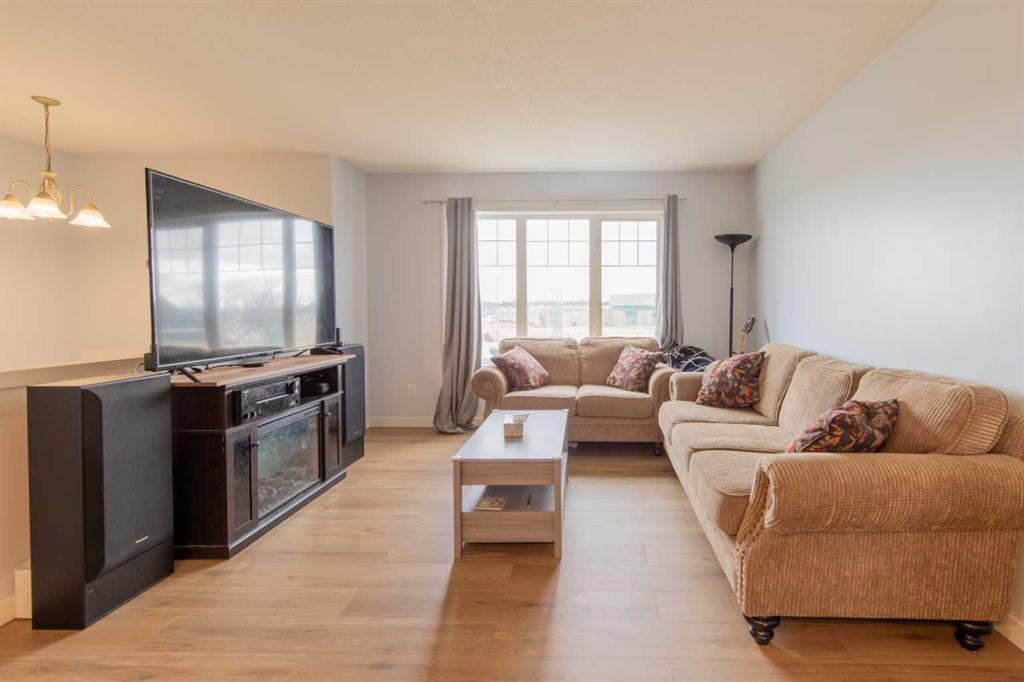 Picture for 39 Blackfoot Boulevard W